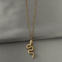 Charger l&#39;image dans la galerie, Snake Necklace - Luna &amp; Sol Jewelry collier serpent en acier inoxydable
